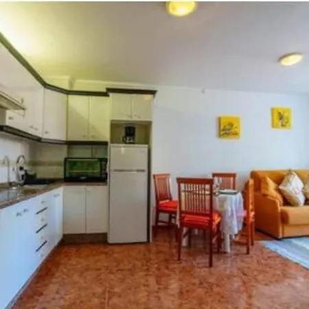 Increible Piso En Tenerife Sur Cristianos Apartman