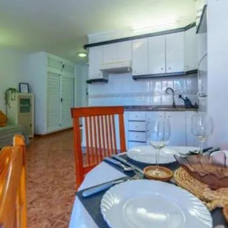 Increible Piso En Tenerife Sur Cristianos Apartman